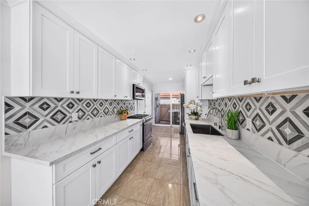 3442 Del Amo Blvd, Torrance, CA 90503 - Photo 3 of 26, Torrance, CA