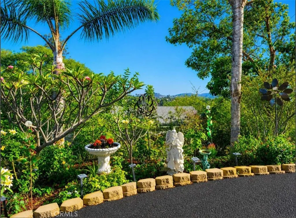 https://cdn.realtyfeed.com/cdn/127/306753680/393596ec8b4f9c7ca7265db74bc8c8bc.webp