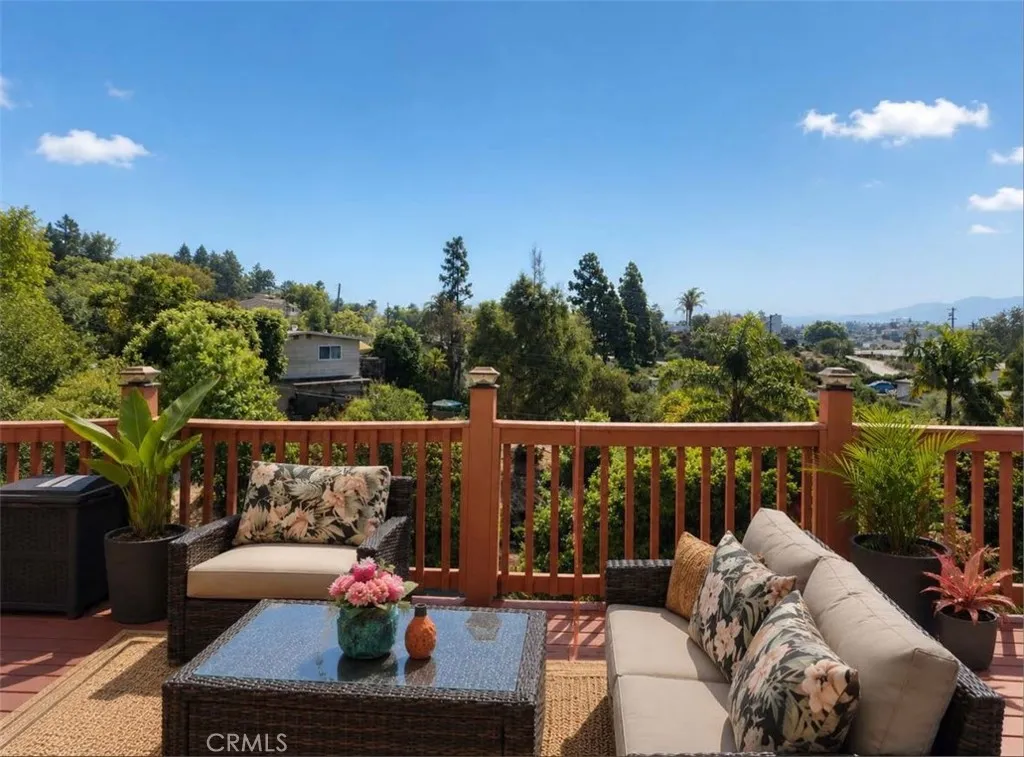 https://cdn.realtyfeed.com/cdn/127/306753680/61c1770d2b5b073938139cfbd3d16c9e.webp