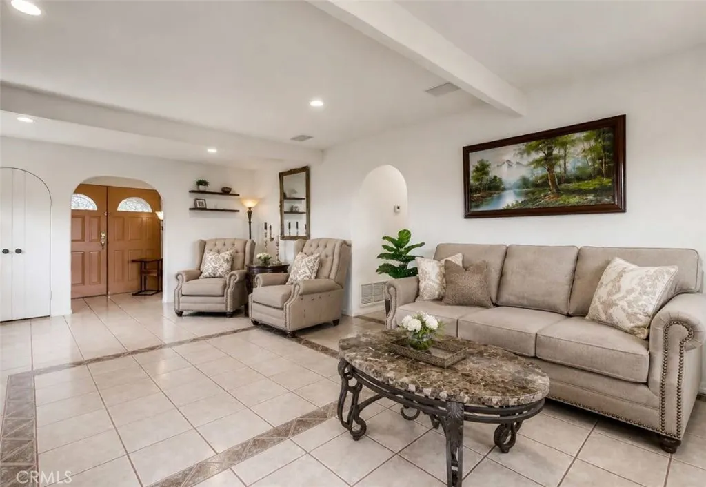 https://cdn.realtyfeed.com/cdn/127/306753680/799feb0f766920b9375d7cc6026580a9.webp