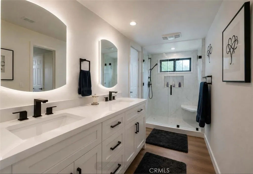 https://cdn.realtyfeed.com/cdn/127/306753680/af9eed46dd081e17f13052eb127890b9.webp