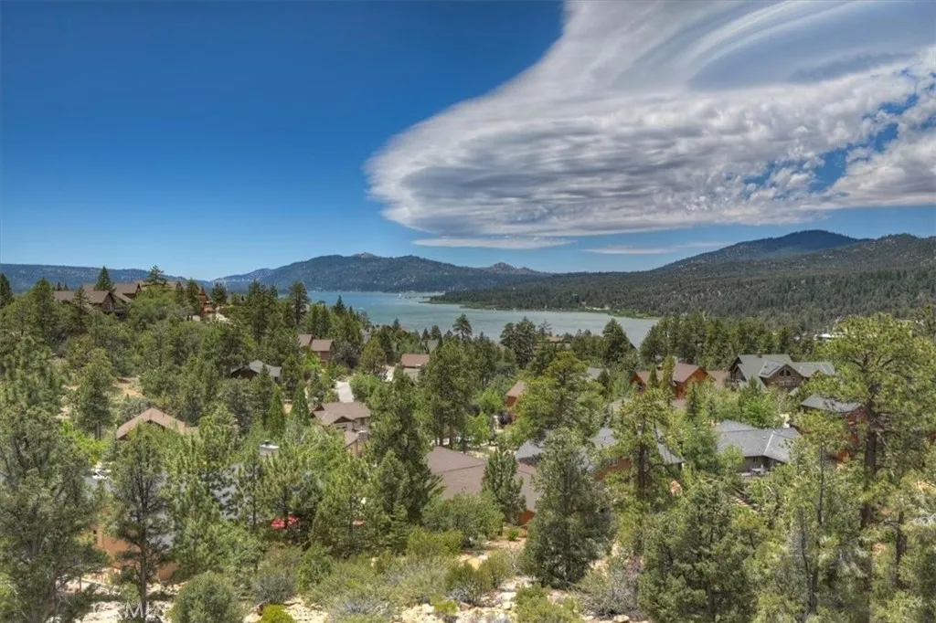 438 Starlight Circle, Big Bear Lake, CA 92315 - Photo 5 of 60, Big Bear Lake, CA