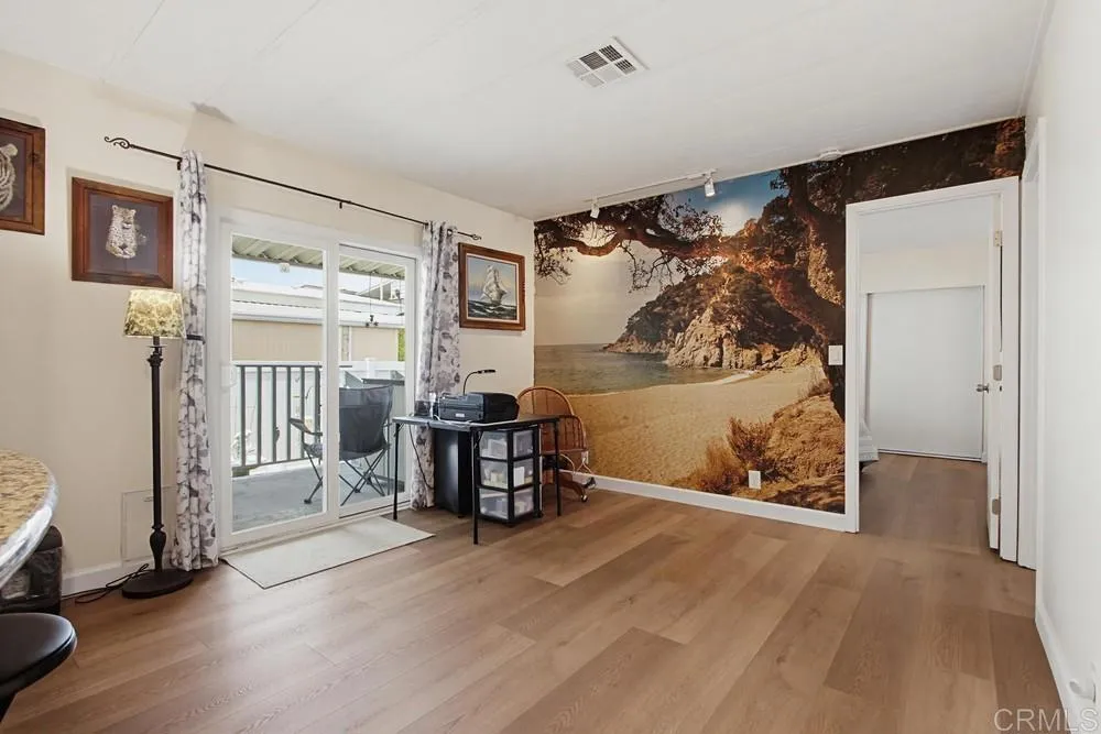 https://cdn.realtyfeed.com/cdn/127/306753693/abc68b1b89a2c49509136b61a2d102c8.webp
