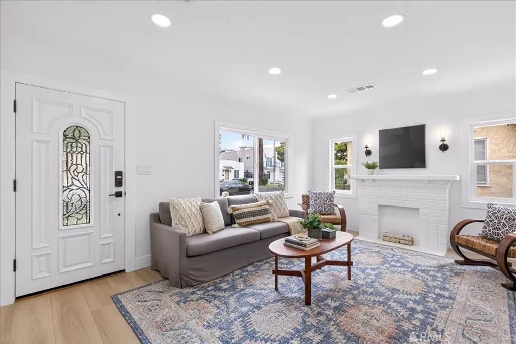 2430 S Cochran Avenue, Los Angeles, CA 90016 - Photo 4 of 28, Los Angeles, CA