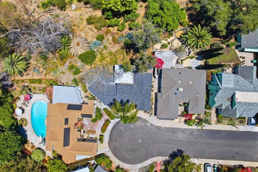 https://cdn.realtyfeed.com/cdn/127/306753729/2da3f59af818340e6eb2aa02cc073d46.webp