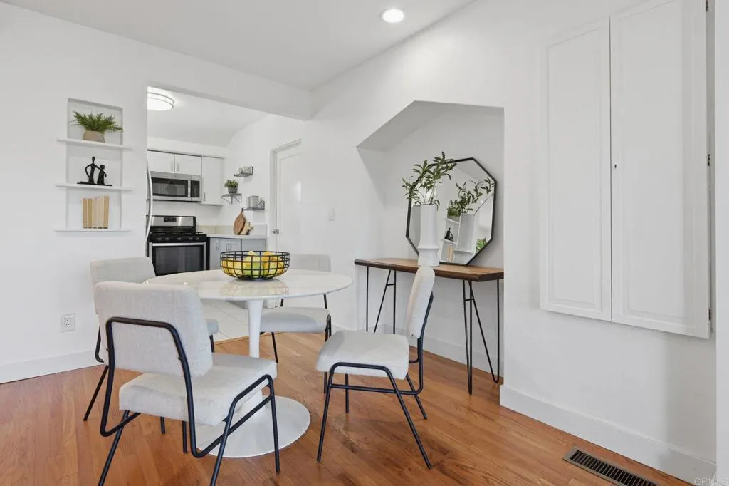https://cdn.realtyfeed.com/cdn/127/306753729/ba38c7208778bbe94b73a3ab3e201fb2.webp