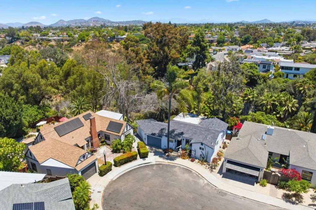 https://cdn.realtyfeed.com/cdn/127/306753729/d3a63e2e3dcef2e305f50e3570b5daaa.webp