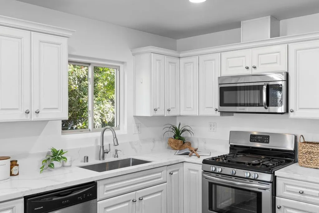 https://cdn.realtyfeed.com/cdn/127/306753771/10180da988f5adecc85adf96143e5485.webp