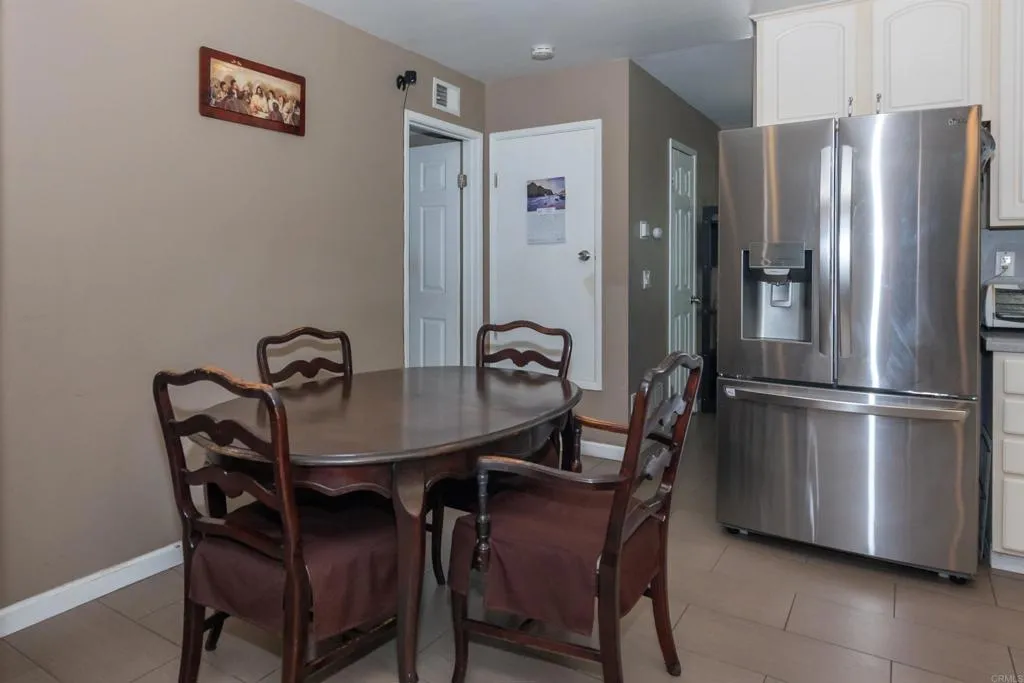 https://cdn.realtyfeed.com/cdn/127/306753779/ba1de00383d2bad899a4bcdb90c1d4c8.webp