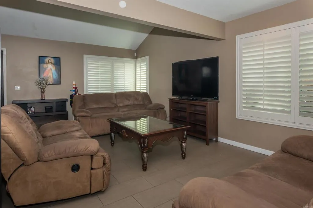 https://cdn.realtyfeed.com/cdn/127/306753779/e32f3dd3ad06fd94ef4a0dfa0803ea66.webp