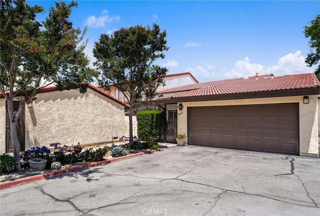 607 E Palm Avenue, Redlands, CA 92374 - Photo 2 of 25, Redlands, CA