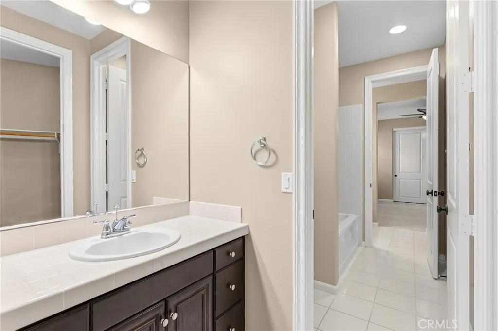 https://cdn.realtyfeed.com/cdn/127/306754044/17b3d240c4bdd7084d5531dae8ea4326.webp
