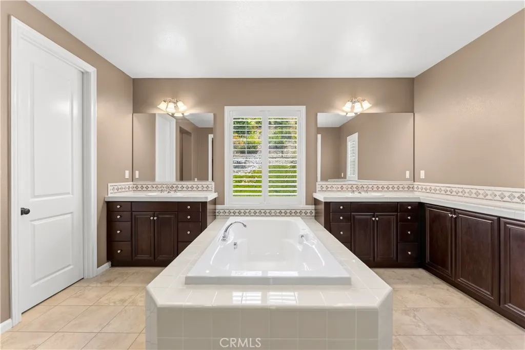 https://cdn.realtyfeed.com/cdn/127/306754044/c1fc9f1c1bde6011868e214def66ff41.webp
