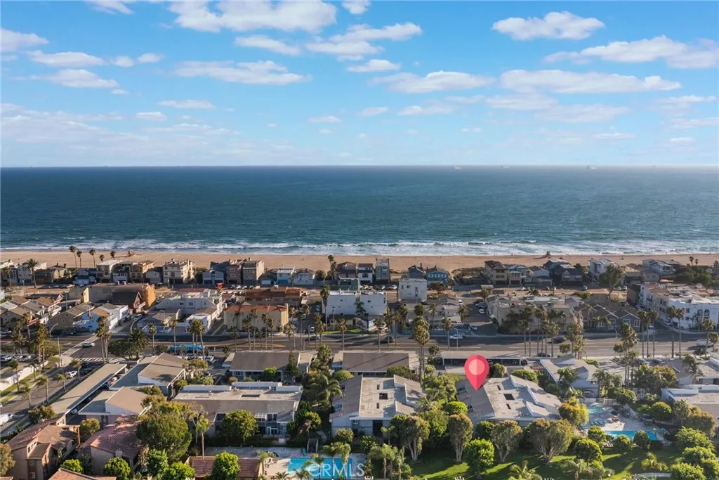 16922 Pacific Coast Hwy Unit 102, Huntington Beach, CA 92649 - Main photo, Huntington Beach, CA