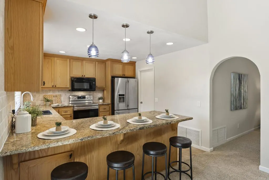 https://cdn.realtyfeed.com/cdn/127/306754075/0730f90a8aa43869e8226ee8b4a0cdf3.webp