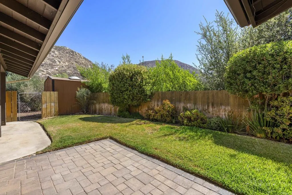 https://cdn.realtyfeed.com/cdn/127/306754075/37a148b6beba4f1ac3334cefcfb9b336.webp