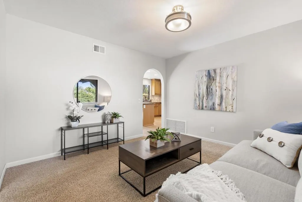 https://cdn.realtyfeed.com/cdn/127/306754075/6c09e4b012142c40abd6d69a734d7aee.webp