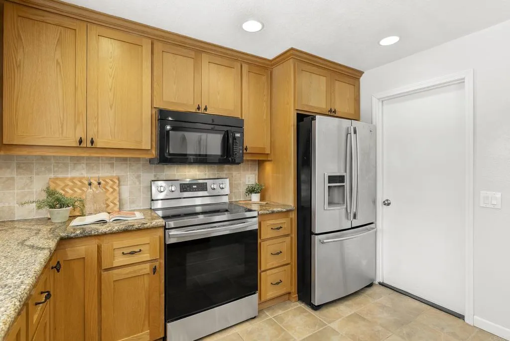 https://cdn.realtyfeed.com/cdn/127/306754075/9c55ddcbe45962fbb3f34763741c6e52.webp