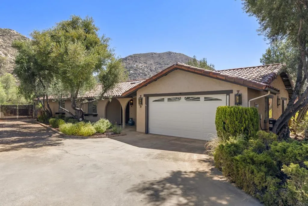 https://cdn.realtyfeed.com/cdn/127/306754075/b0e9a2a8be9669cb898b883cea5462cc.webp