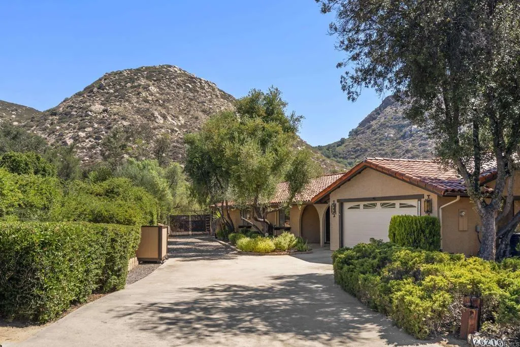 https://cdn.realtyfeed.com/cdn/127/306754075/b509f73966acb1e24370631754009621.webp