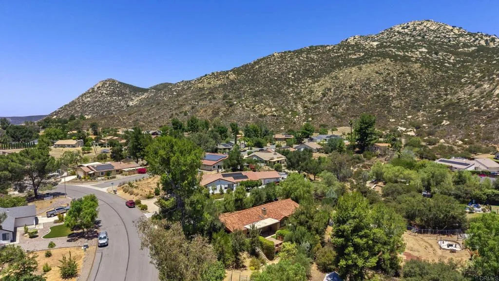 https://cdn.realtyfeed.com/cdn/127/306754075/c8348aa4059dfd6b8c5edb2e11c08400.webp