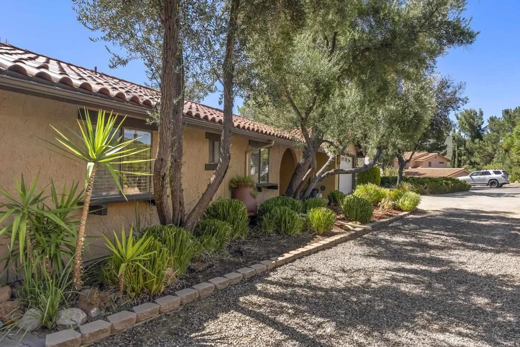 https://cdn.realtyfeed.com/cdn/127/306754075/df5940b3c6befa3bf382bec1fe7e824b.webp