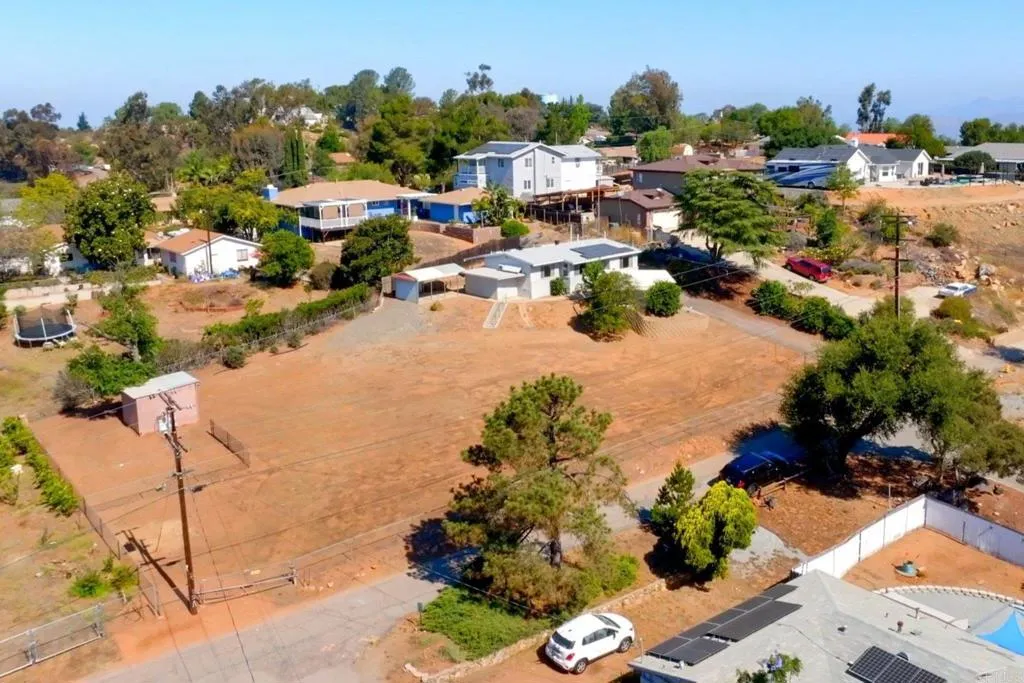 https://cdn.realtyfeed.com/cdn/127/306754155/166afec29711e00cd022d761db7f697e.webp