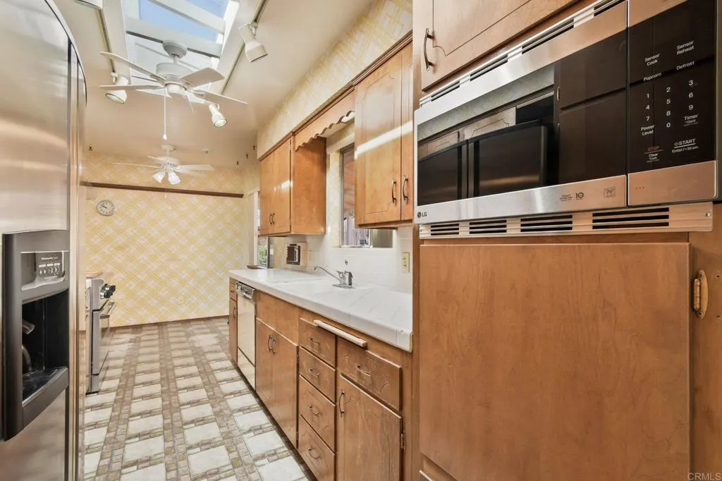https://cdn.realtyfeed.com/cdn/127/306754155/3282041774a5fe29a17710745542e275.webp