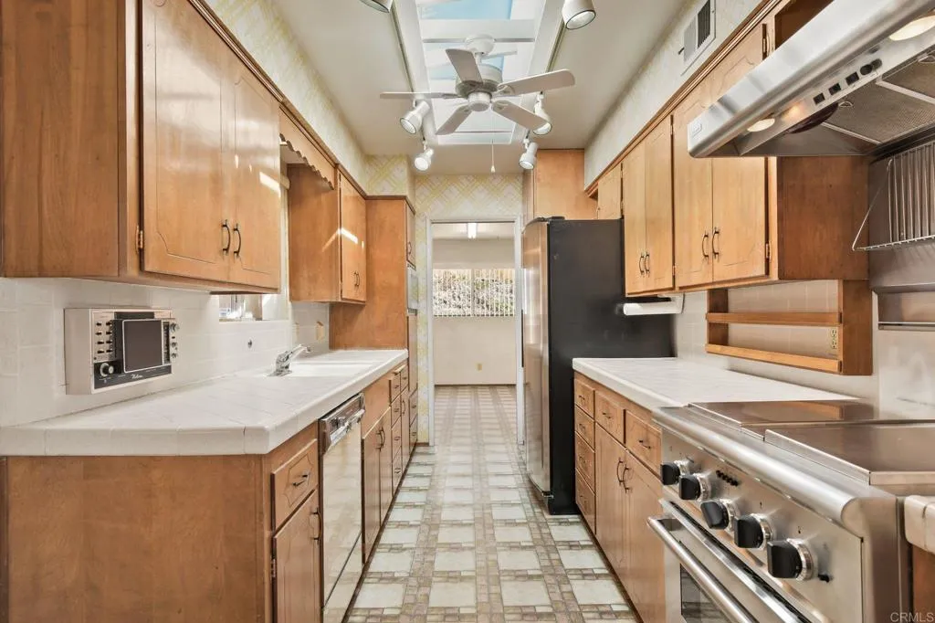 https://cdn.realtyfeed.com/cdn/127/306754155/7263f627e53f38f3f6d32eb6327ece19.webp
