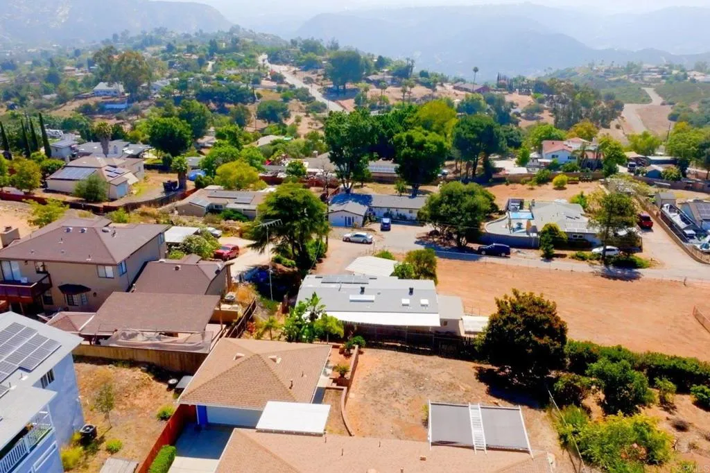 https://cdn.realtyfeed.com/cdn/127/306754155/84a7543256fd9a9bce52e19407a78d79.webp