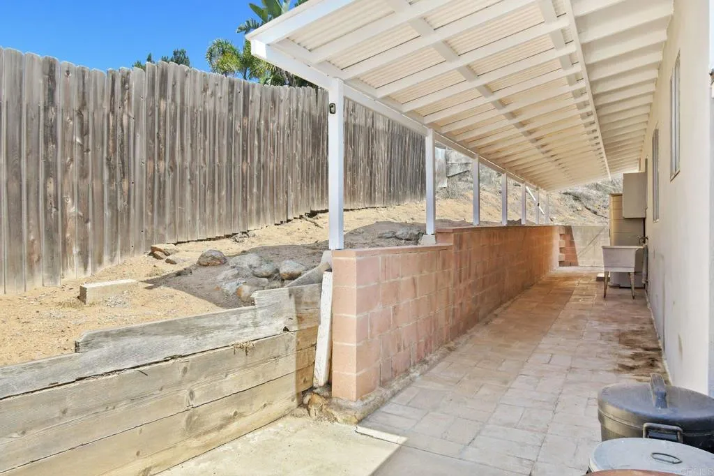 https://cdn.realtyfeed.com/cdn/127/306754155/acea09de3af1068a13549274d6631fe8.webp