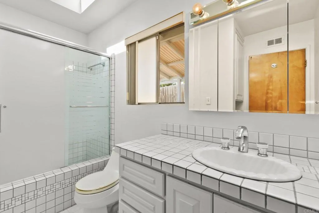 https://cdn.realtyfeed.com/cdn/127/306754155/b4bc75eab8ee847ad9a1d7f3a4e007b2.webp