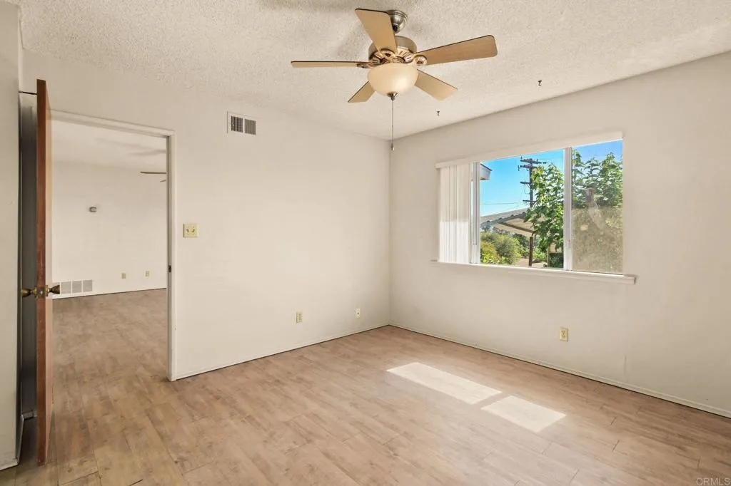 https://cdn.realtyfeed.com/cdn/127/306754155/c16619b82719206f5983bfdf1ee53c22.webp