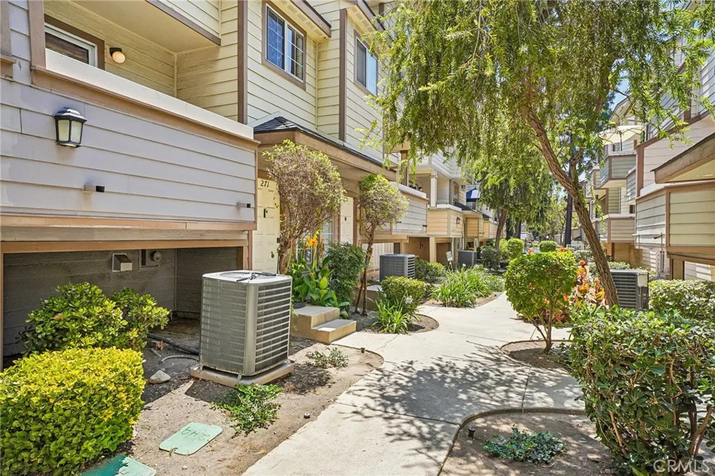 11150 Glenoaks Boulevard Unit 271, Pacoima, CA 91331 - Photo 3 of 39, Pacoima, CA