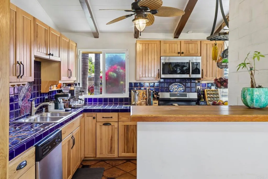 https://cdn.realtyfeed.com/cdn/127/306754177/12910e3b174773d31795a3e25dbca945.webp