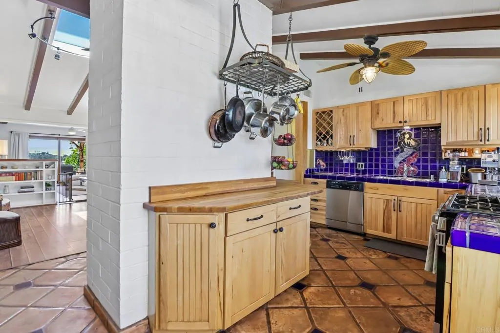 https://cdn.realtyfeed.com/cdn/127/306754177/14b08a634a8a841148cad574434547d6.webp