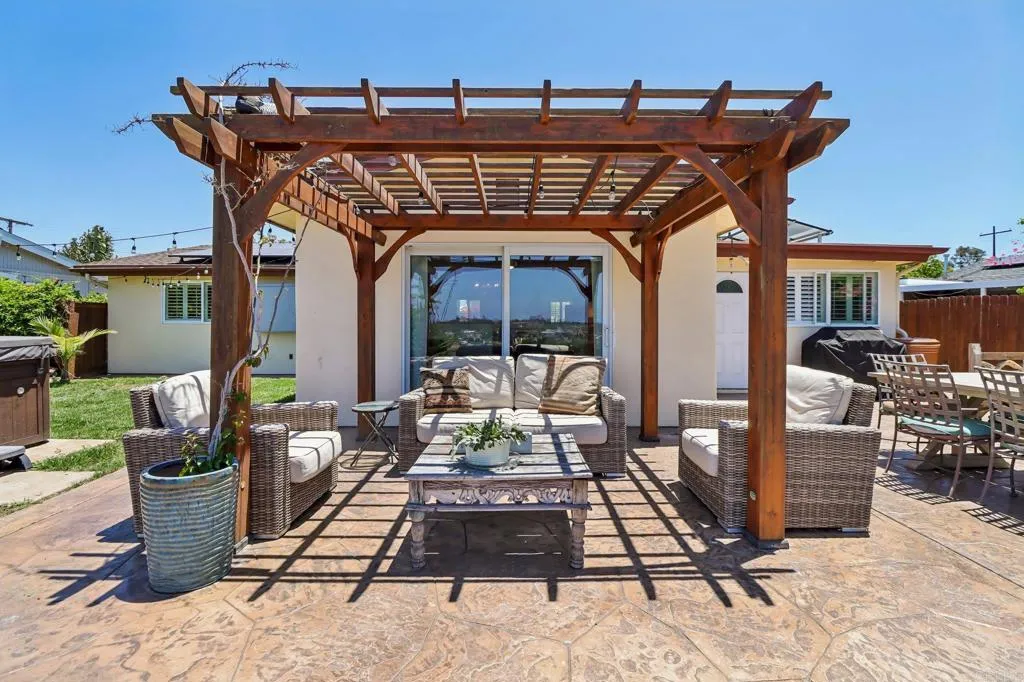 https://cdn.realtyfeed.com/cdn/127/306754177/6c161c8932904bf921bef72fe6a88457.webp
