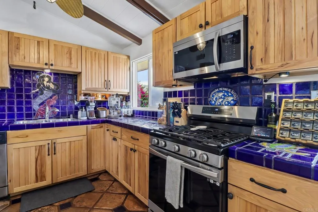 https://cdn.realtyfeed.com/cdn/127/306754177/99f98280090ba22f7e24af780e3ee0e4.webp