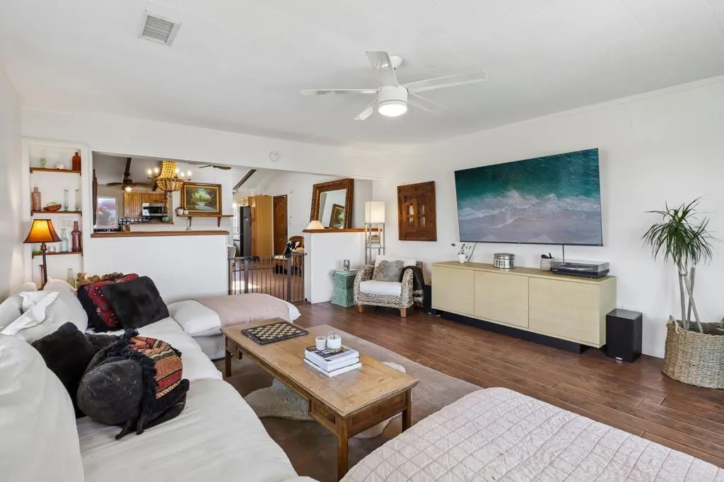 https://cdn.realtyfeed.com/cdn/127/306754177/fcc48316b83aac4303fb26aa51a6f1e8.webp