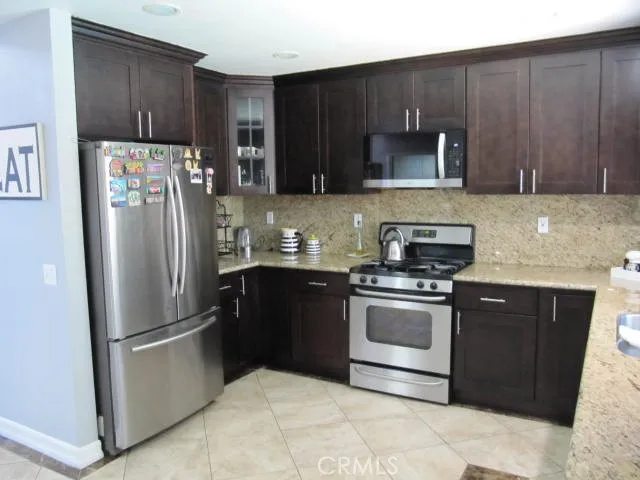 687 Pointe Vista, Corona, CA 92881 - Photo 4 of 40, Corona, CA