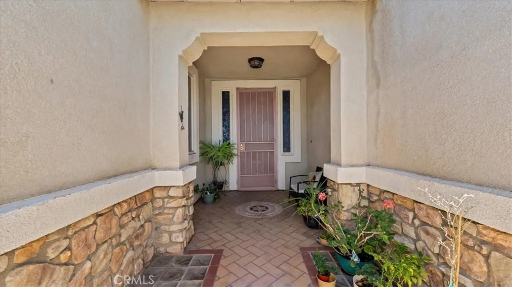 17681 View Mount Court, Victorville, CA 92395 - Photo 4 of 44, Victorville, CA