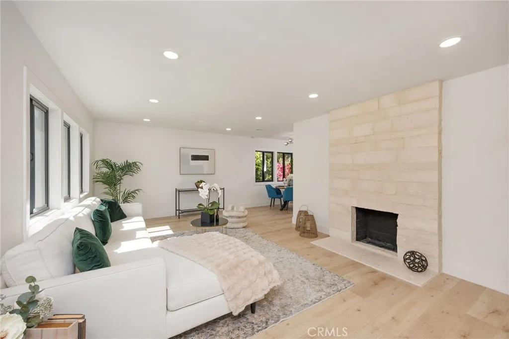 5856 Halbrent Avenue, Sherman Oaks, CA 91411 - Photo 3 of 23, Sherman Oaks, CA