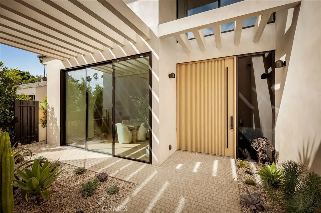 15447 Huston, Sherman Oaks, CA 91403 - Photo 3 of 50, Sherman Oaks, CA