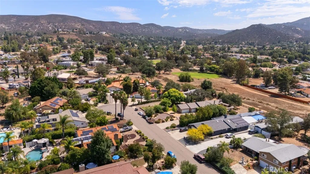 https://cdn.realtyfeed.com/cdn/127/306754250/2aa51f5b40c53470ae71c65d7ab61383.webp