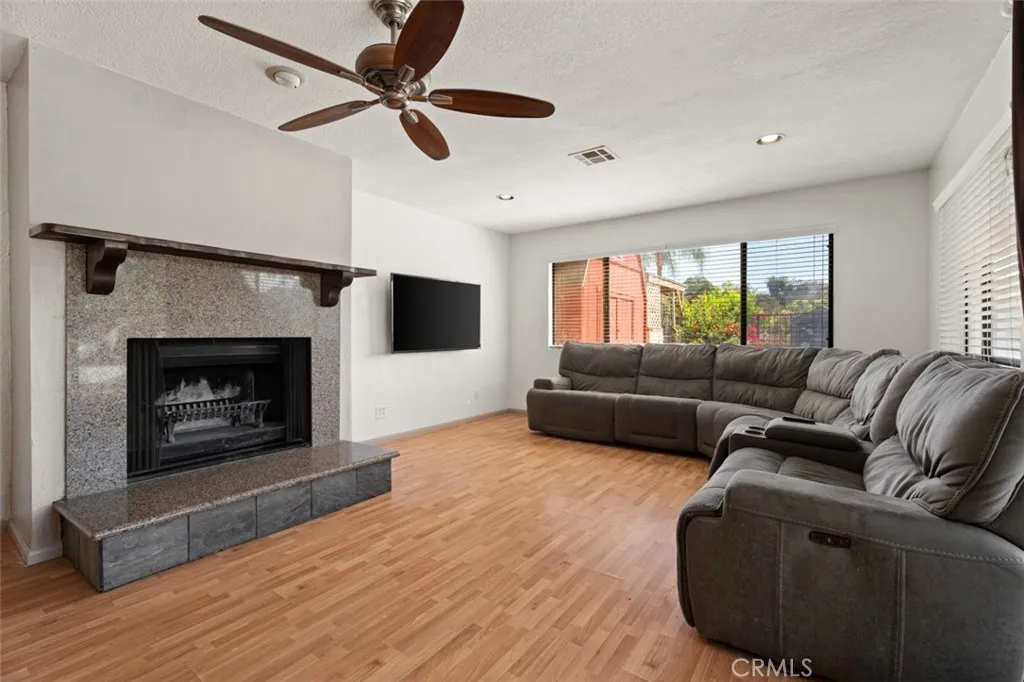 https://cdn.realtyfeed.com/cdn/127/306754250/2d5ecc8de82a6cb684b95c3d46e54a63.webp