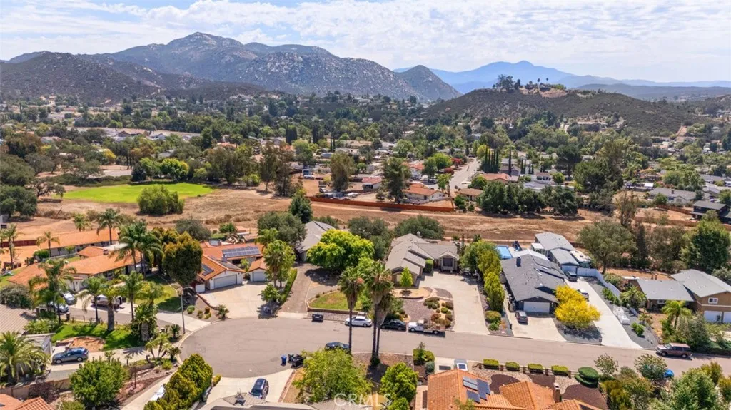 https://cdn.realtyfeed.com/cdn/127/306754250/2f4a1e3129efb0b426d143e3e87de0f3.webp