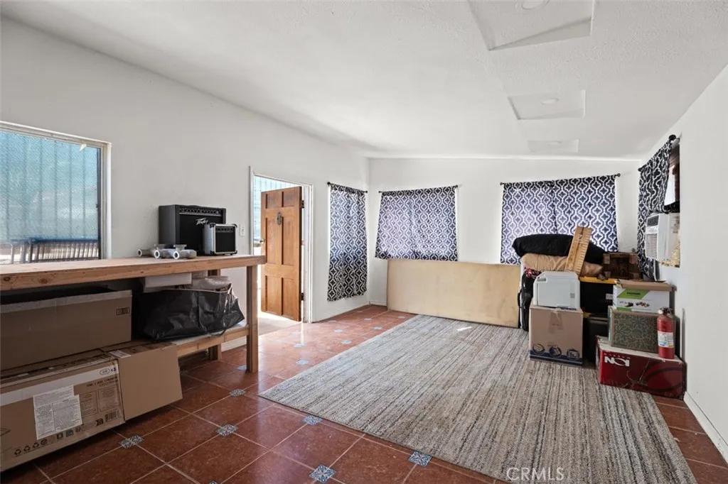 https://cdn.realtyfeed.com/cdn/127/306754250/701cf9a4a478531753036e11bac2390a.webp