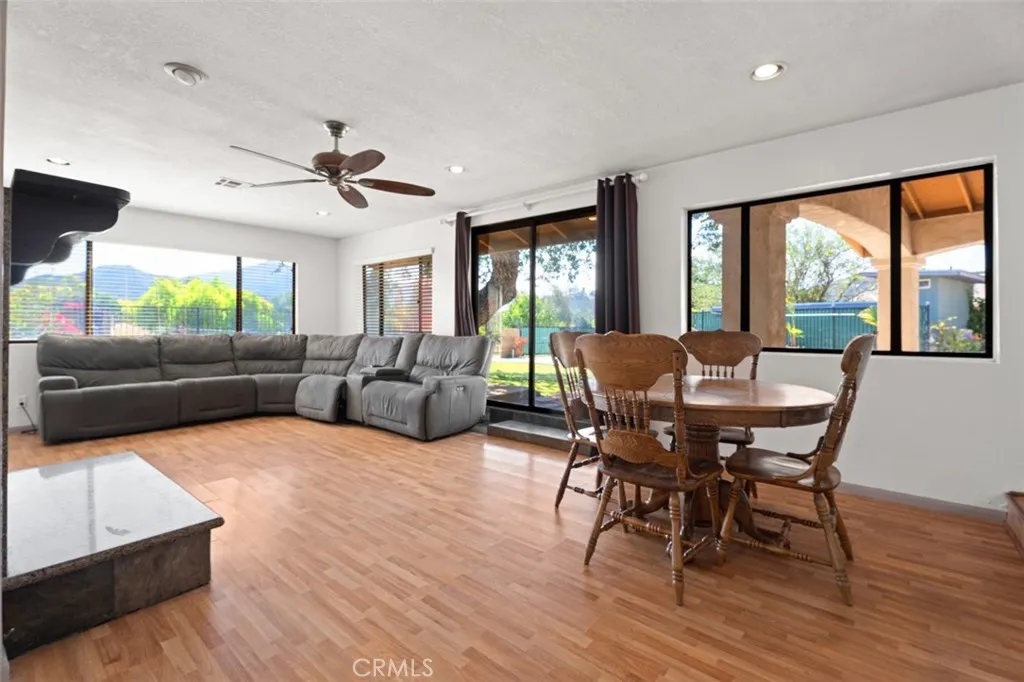 https://cdn.realtyfeed.com/cdn/127/306754250/70d5281d33a7d4e5d83f1662afaf746f.webp