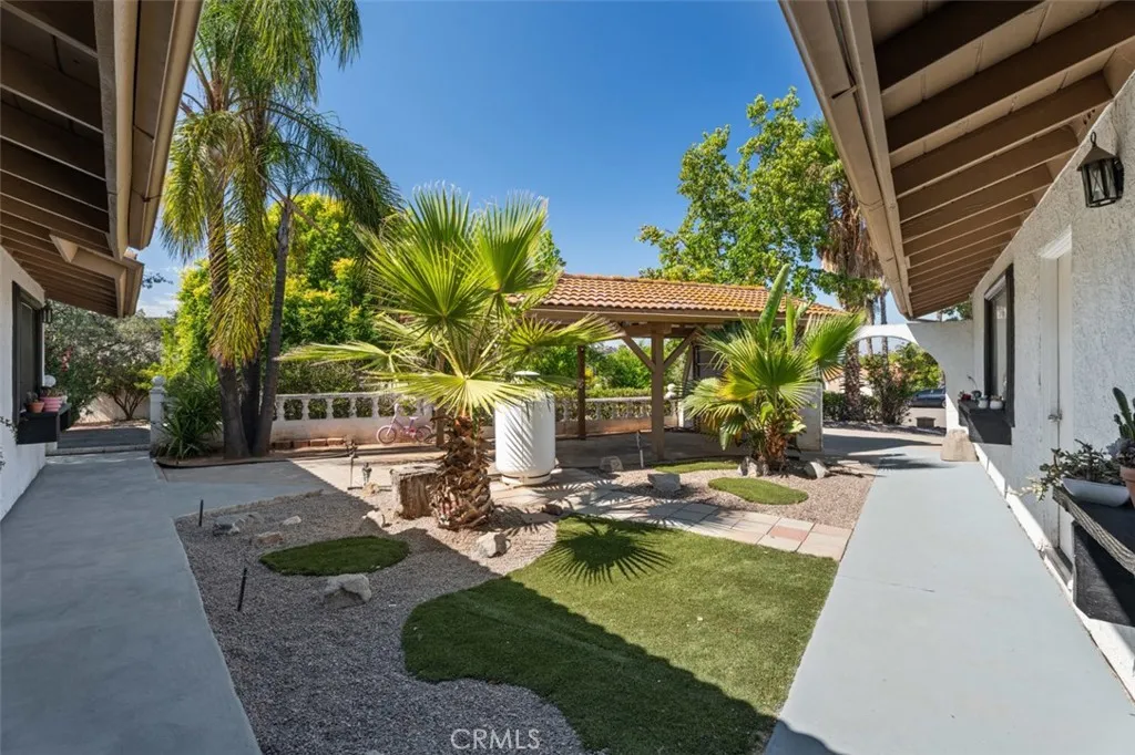 https://cdn.realtyfeed.com/cdn/127/306754250/81ee8a8145db758b8e183834f65508d9.webp