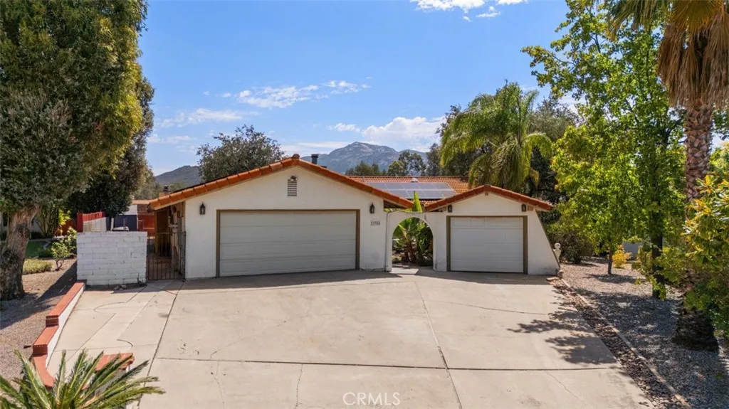 https://cdn.realtyfeed.com/cdn/127/306754250/aea4547f535de10509d413dc11128118.webp